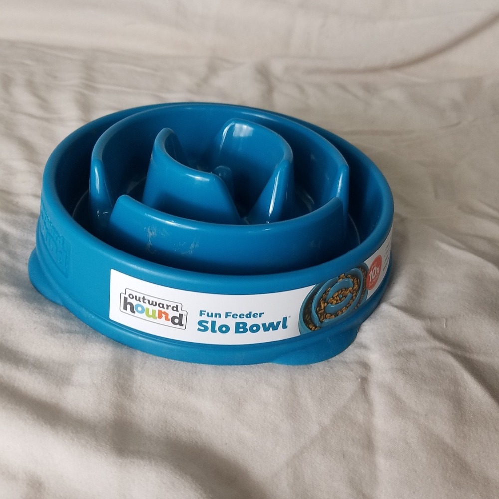 Outward Hound Slo Bowl Feeder Dog 2 Cups Blue NEW Flower Slow Feeder Maze